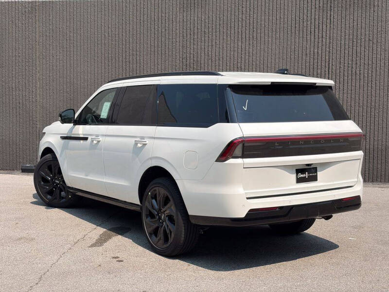 2027 Lincoln Navigator Reserve