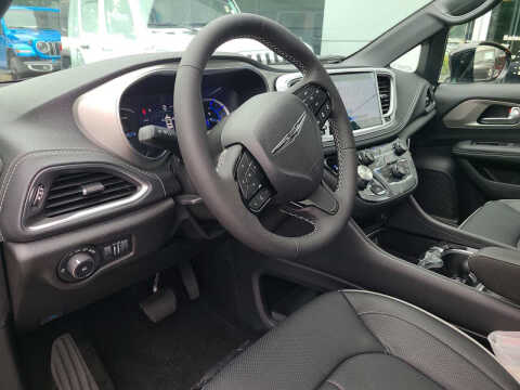 2023 Chrysler Pacifica Plug-In Hybrid Limited