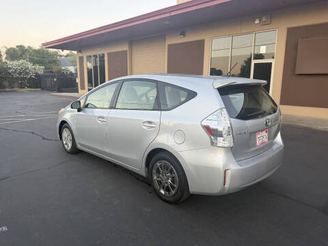 2014 Toyota Prius v Three
