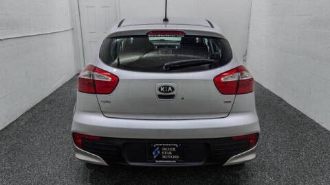 2016 Kia Rio 5-Door LX