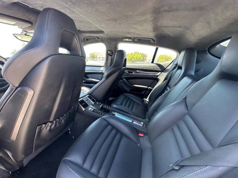 2015 Porsche Panamera Turbo