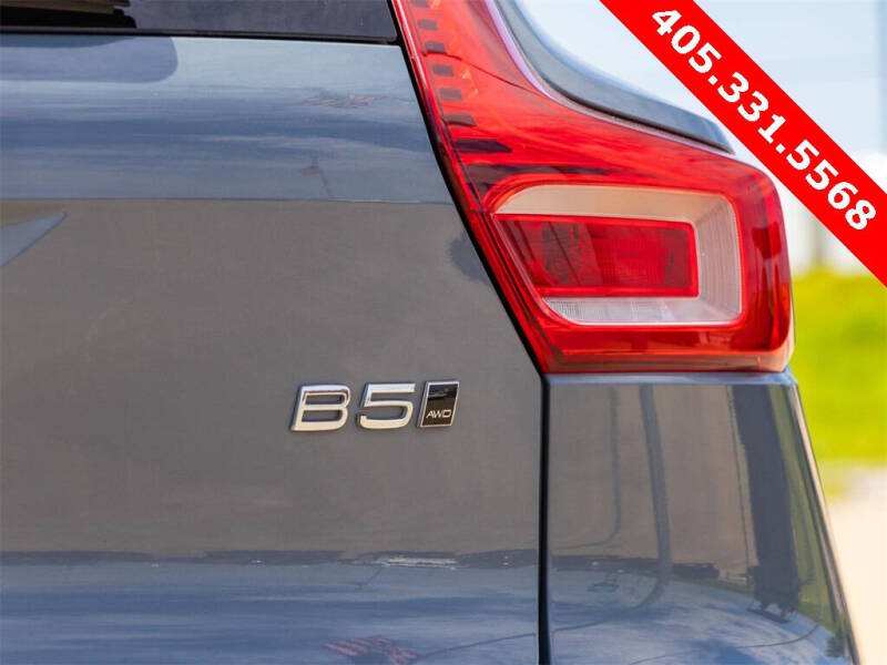 2023 Volvo XC40 B5 Plus Bright Theme