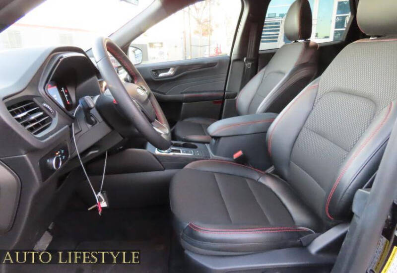 2025 Ford Escape ST-Line