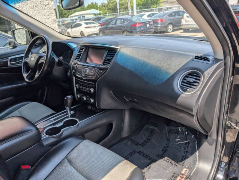 2020 Nissan Pathfinder SV