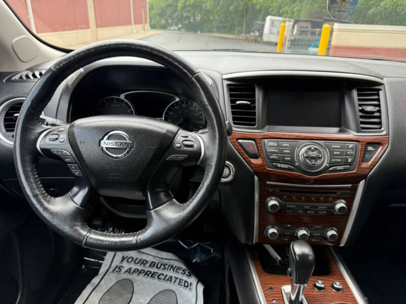 2018 Nissan Pathfinder Platinum
