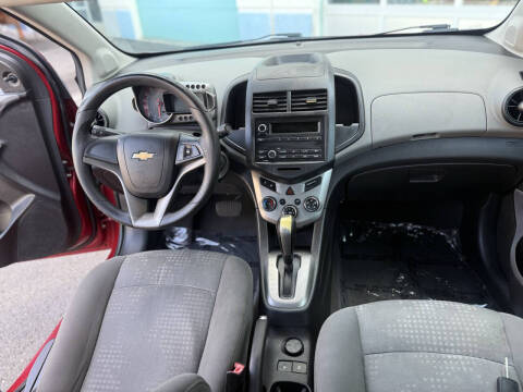 2013 Chevrolet Sonic LS Auto