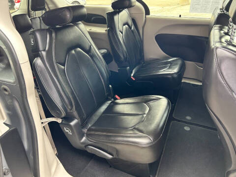 2020 Chrysler Voyager LXi