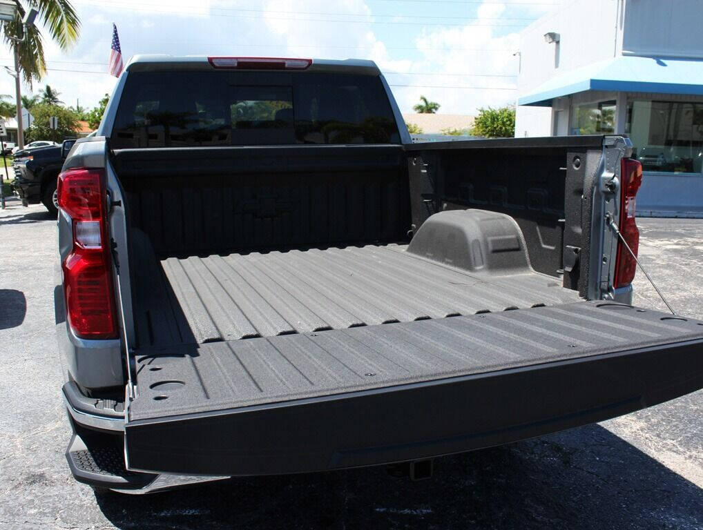 2023 Chevrolet Silverado Pickup - $48,995