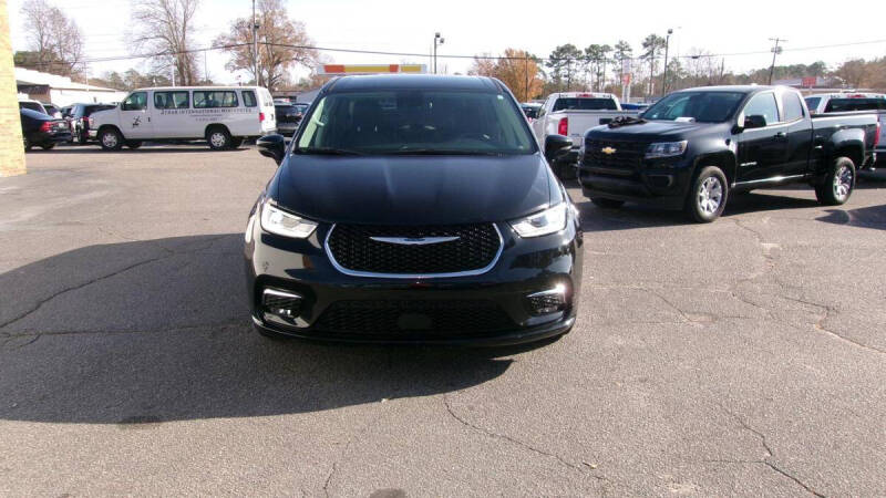 2024 Chrysler Pacifica Touring L