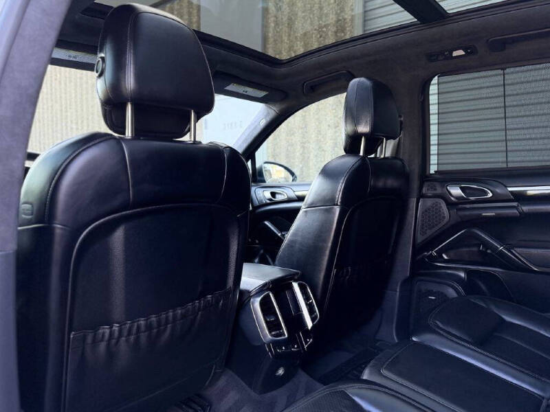 2017 Porsche Cayenne GTS