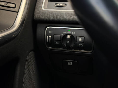 2015 Volvo XC60 T5 Drive-E Premier