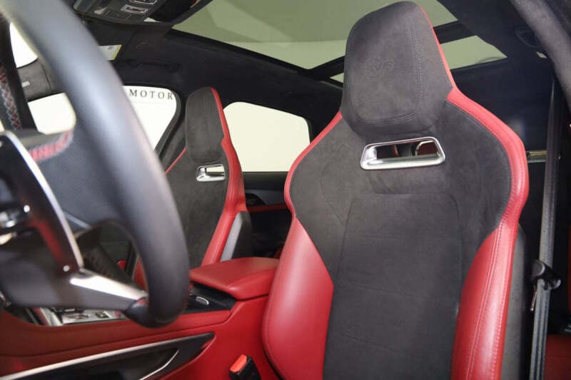 2024 Jaguar F-PACE SVR