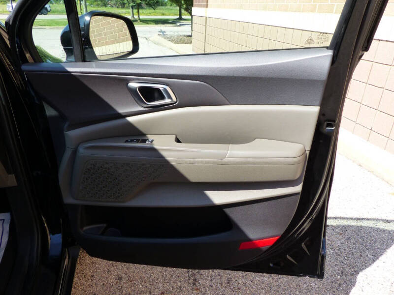 2025 Kia Carnival EX