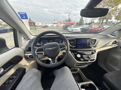 2017 Chrysler Pacifica Touring