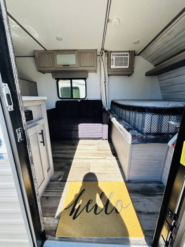 2023 Coleman Lantern 17B