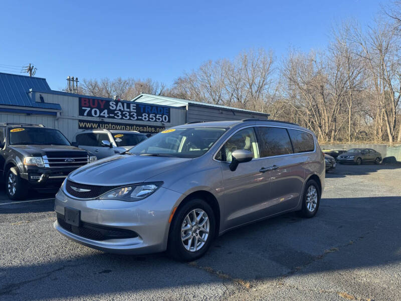 2021 Chrysler Voyager's photo