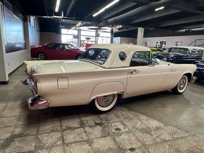 1957 Ford Thunderbird