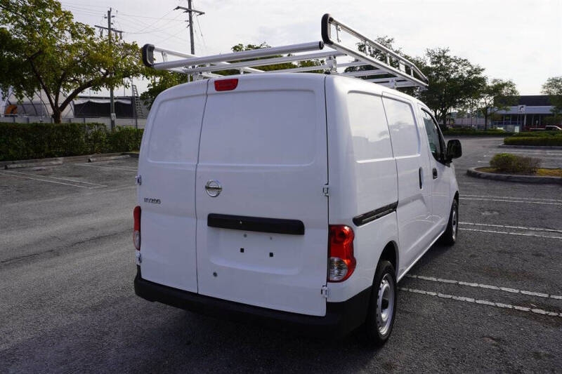 2017 Nissan NV200 SV