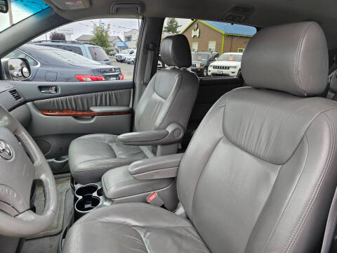2004 Toyota Sienna XLE 7 Passenger