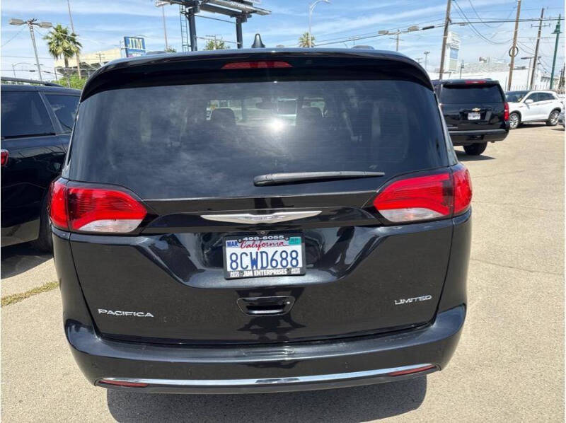 2017 Chrysler Pacifica Limited