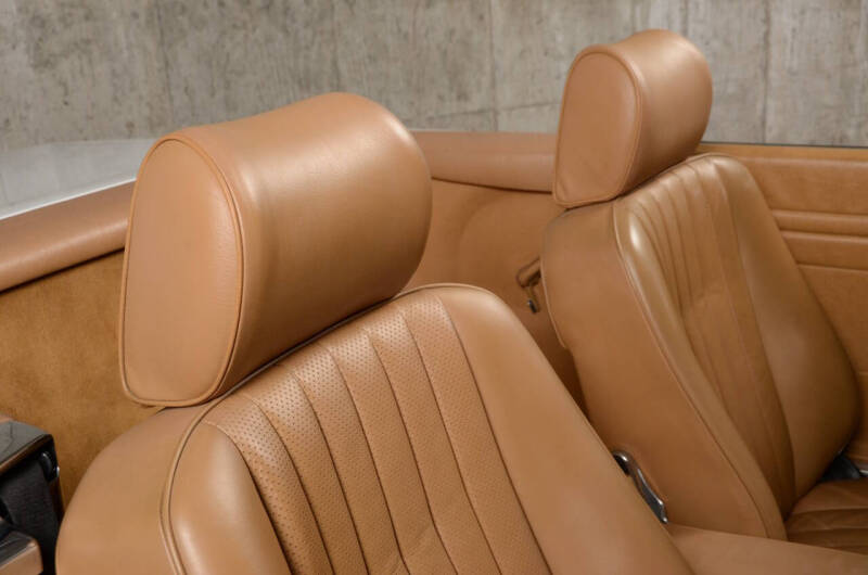 1987 Mercedes-Benz 560-Class 560 SL