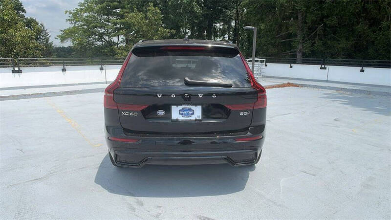 2026 Volvo XC60 B5 Core