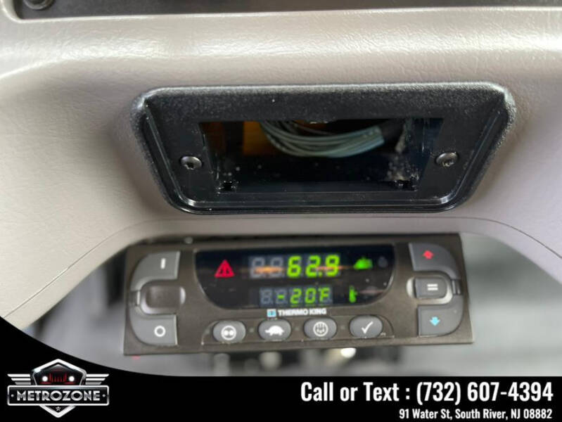 2011 Freightliner M2 106