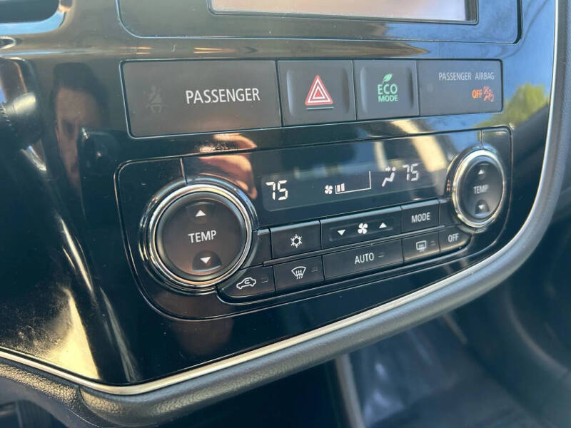 2015 Mitsubishi Outlander SE