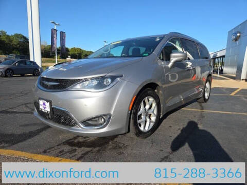 2017 Chrysler Pacifica Touring-L Plus