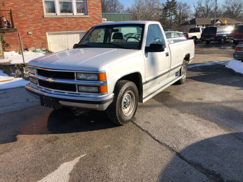 2000 Chevrolet C/K 2500 Series for sale at Kneezle Auto Sales in Saint Louis MO