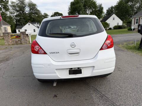 2011 Nissan Versa 1.8 SL