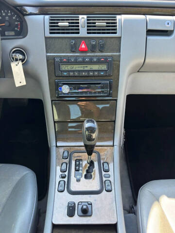 2002 Mercedes-Benz E-Class E 320