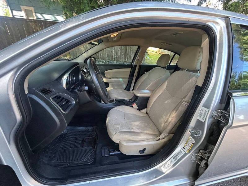 2011 Chrysler 200 LX