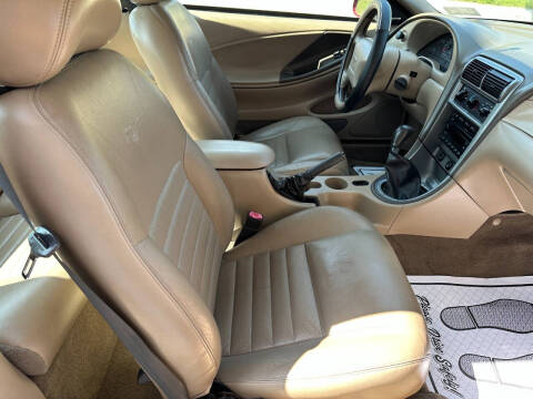 2004 Ford Mustang GT Deluxe