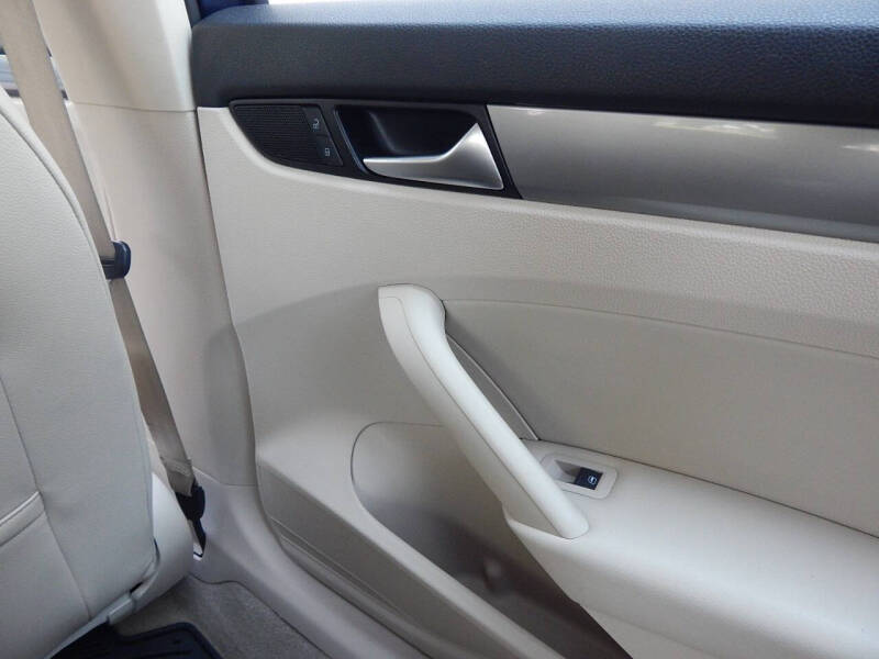 2015 Volkswagen Passat 1.8T Wolfsburg Edition