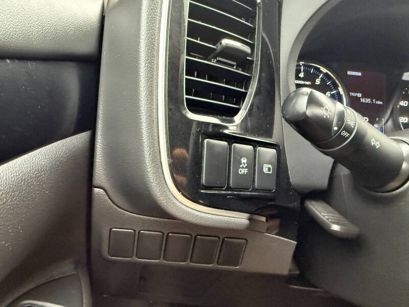2019 Mitsubishi Outlander ES