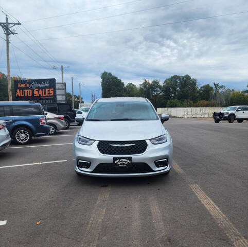 2023 Chrysler Pacifica Plug-In Hybrid for sale at Auto Hunter in Webster, WI