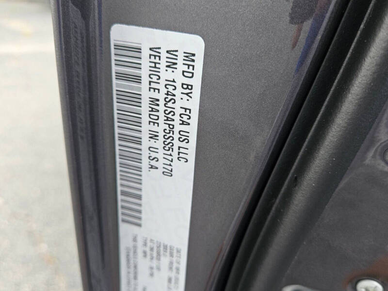 2025 Jeep Wagoneer L