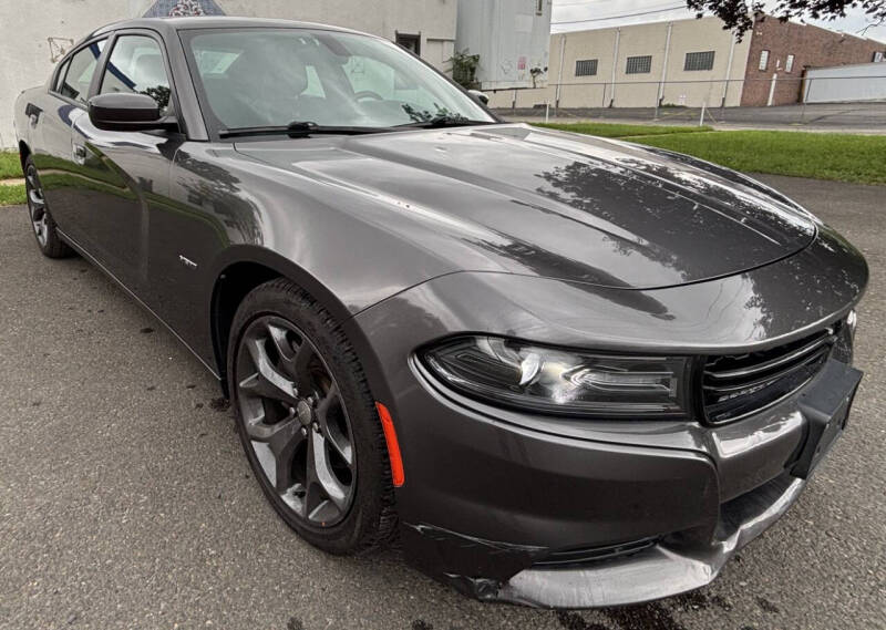 2015 Dodge Charger R/T's photo