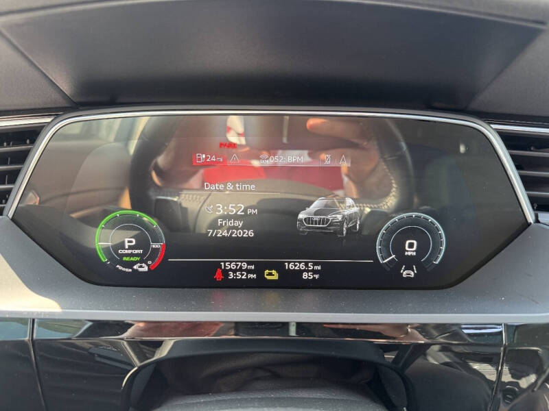 2021 Audi e-tron quattro Premium