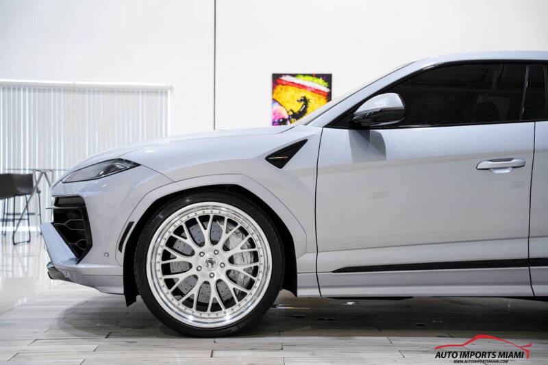 2025 Lamborghini Urus SE
