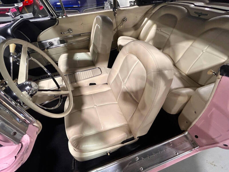 1960 Ford Thunderbird