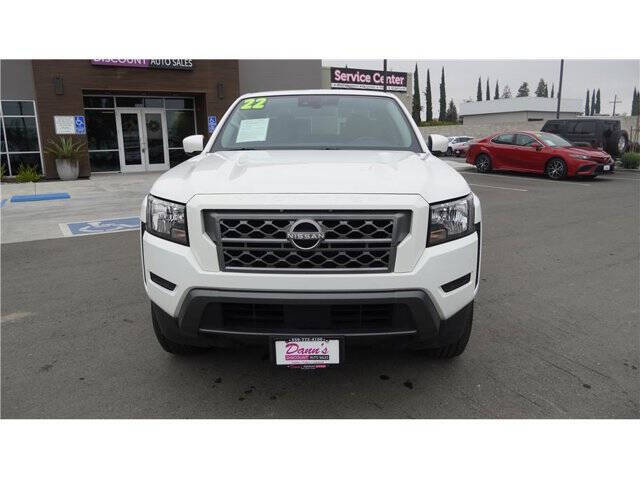 2022 Nissan Frontier SV