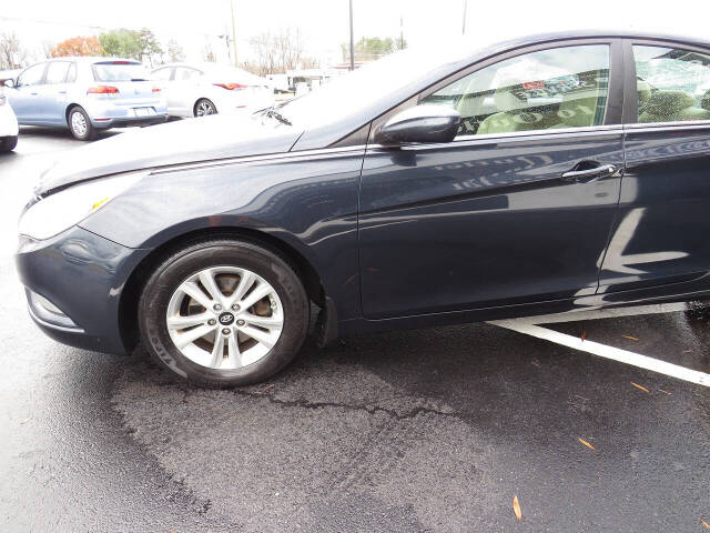 2013 Hyundai SONATA for sale at Colbert's Auto Outlet in Hickory, NC