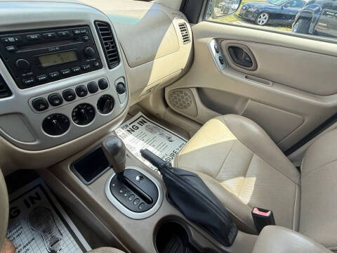 2005 Ford Escape Limited