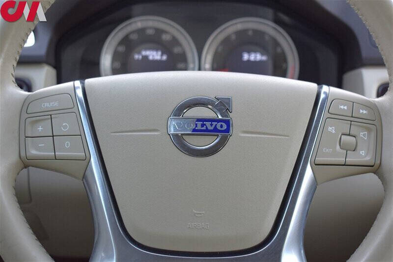 2013 Volvo XC70 T6 Premier Plus