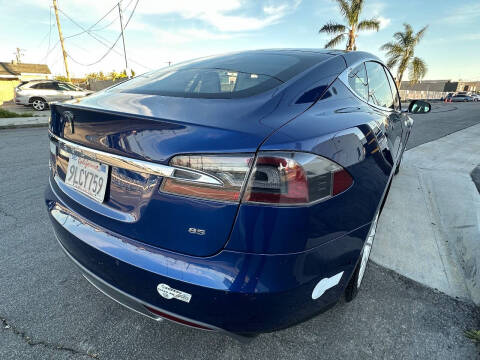 2015 Tesla Model S 85