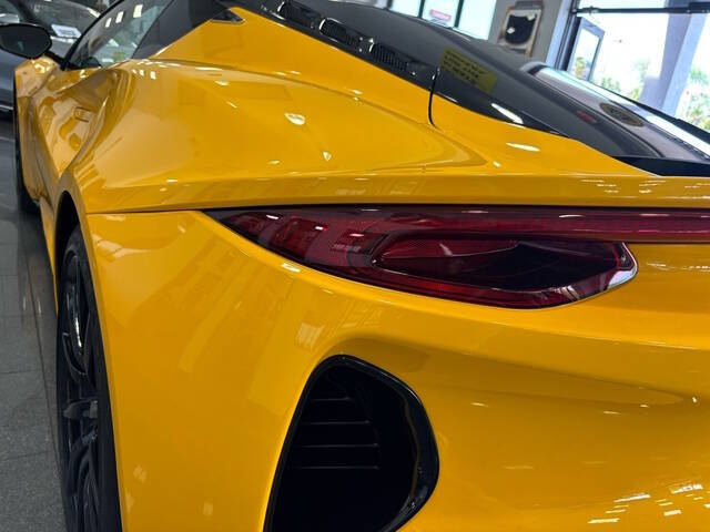 2025 Lotus Emira 8
