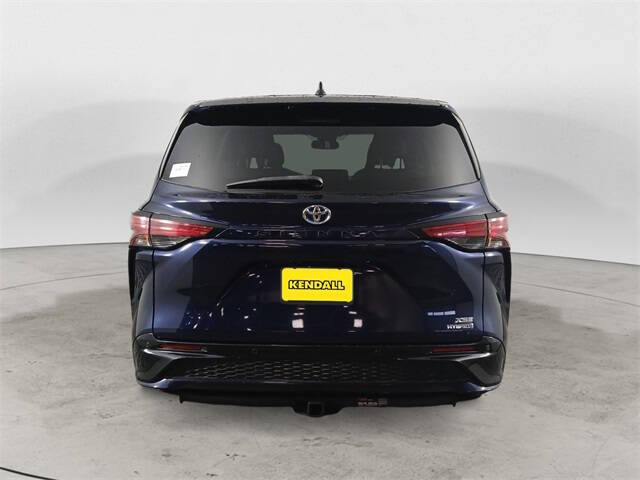 2021 Toyota Sienna XSE 7-Passenger