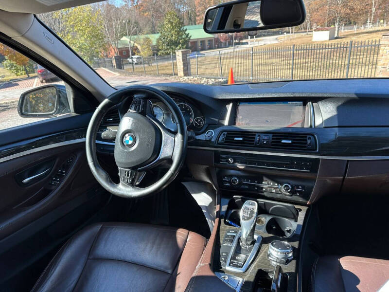 2016 BMW 5 Series 535i photo 13